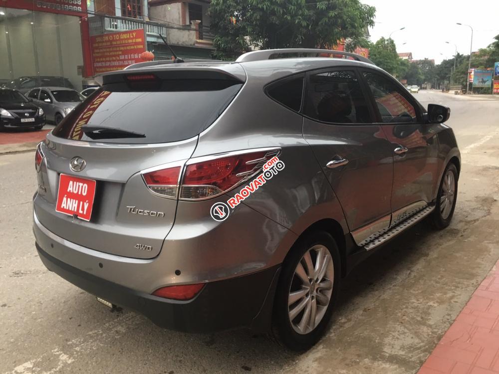 Cần bán Hyundai Tucson đời 2010, màu xám (ghi), giá 550 tr-1