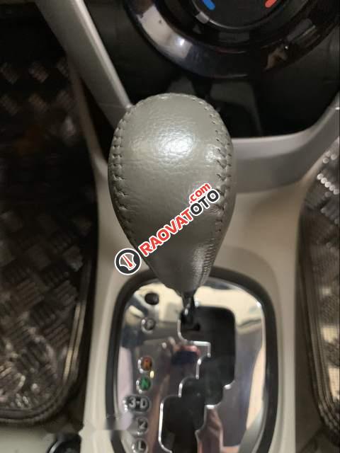 Cần bán Toyota Vios G năm 2011, màu bạc số tự động, giá tốt-0