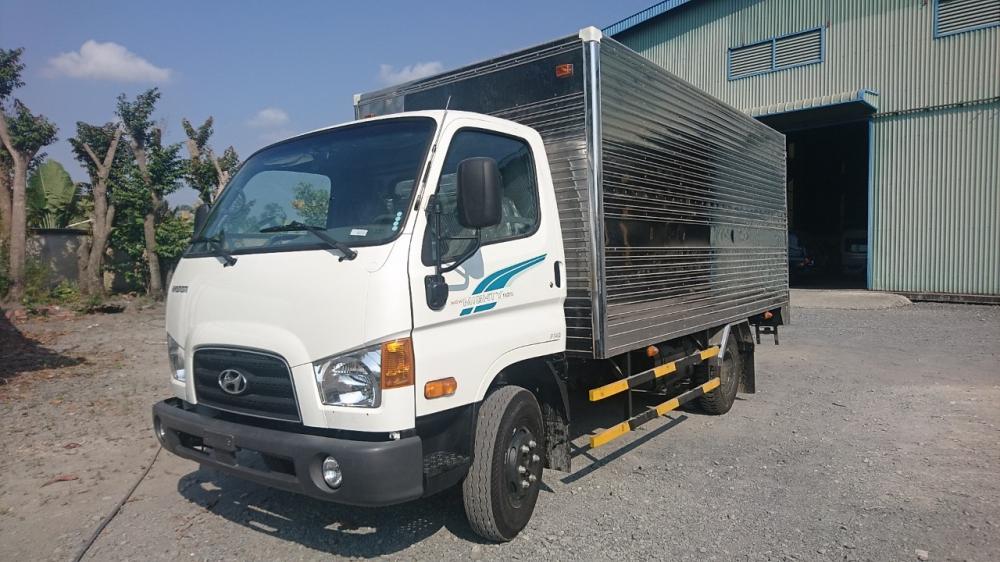 Bán xe Hyundai Mighty 110S-6T9 thùng kín màu trắng-3