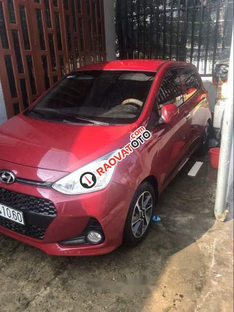 Bán Hyundai Grand i10 1.0 AT sản xuất 2017, màu đỏ, xe đã đi 17k km-1