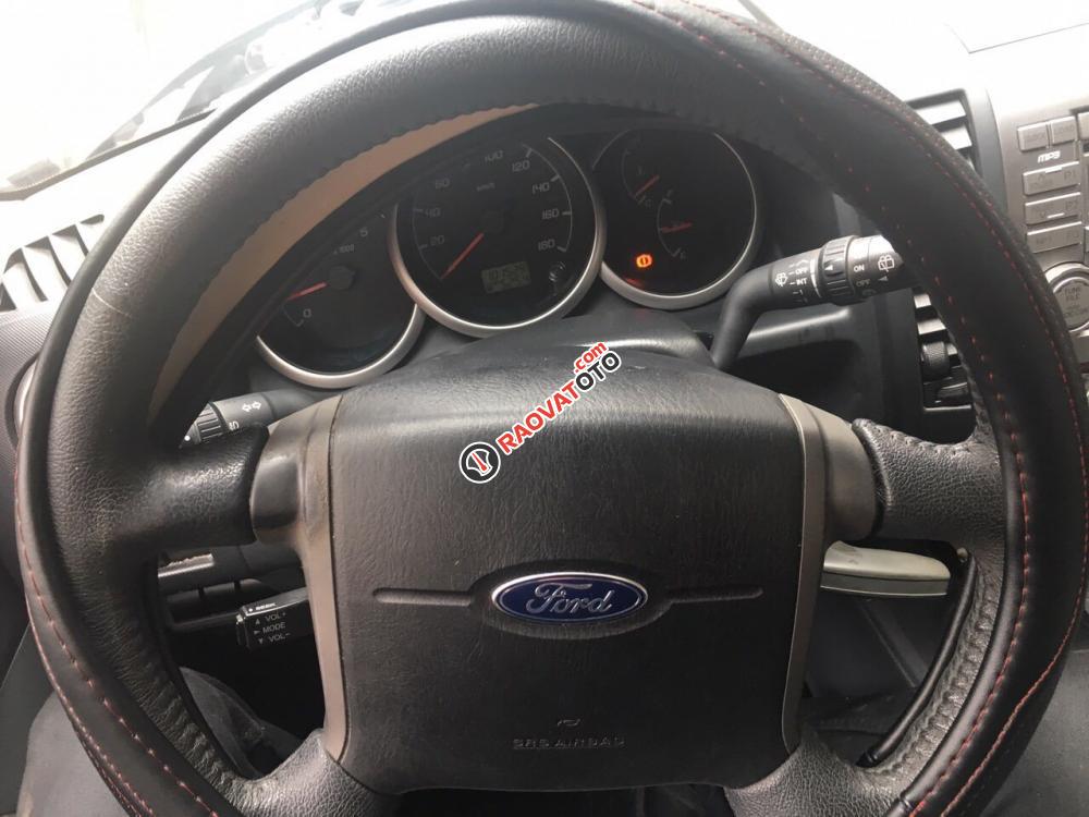 Bán Ford Everest 2015, màu đen, giá 660tr-4
