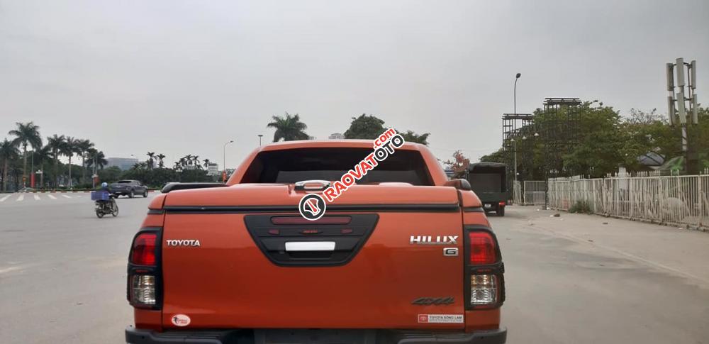 Bán Toyota Hilux 2.8G AT máy dầu, màu cam, nhập khẩu nguyên chiếc-1