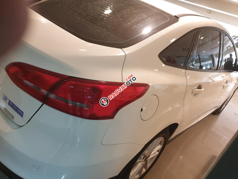 Bán Ford Focus Trend đời 2018, màu trắng, giá tốt-6
