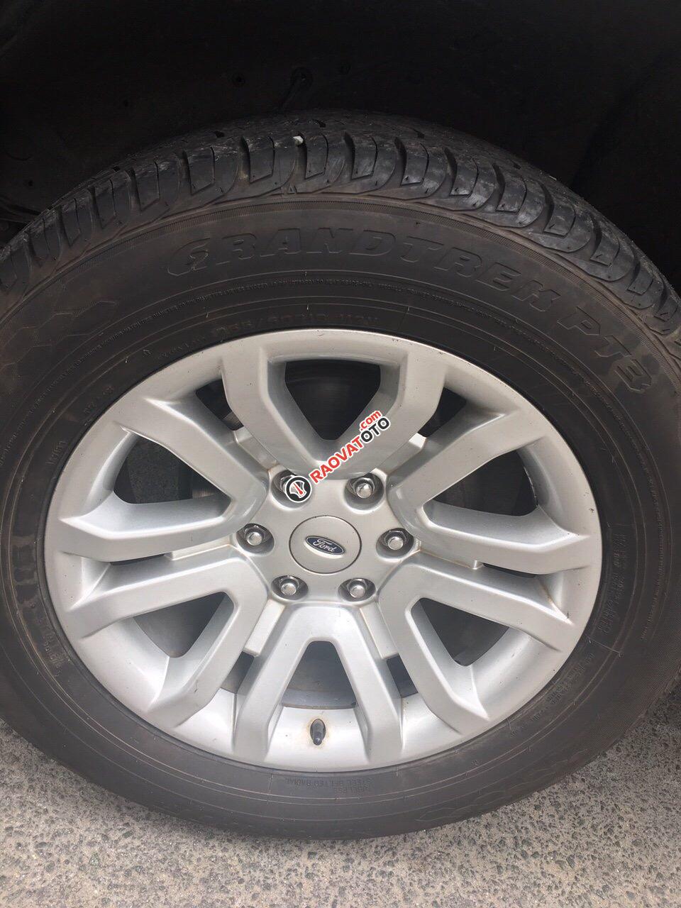 Bán Ford Everest 2015, màu đen, giá 660tr-1