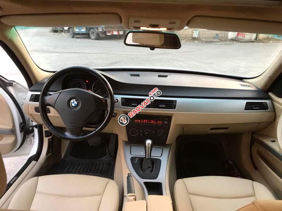 Cần bán xe BMW 320i 2007 màu trắng, nội thất kem-2