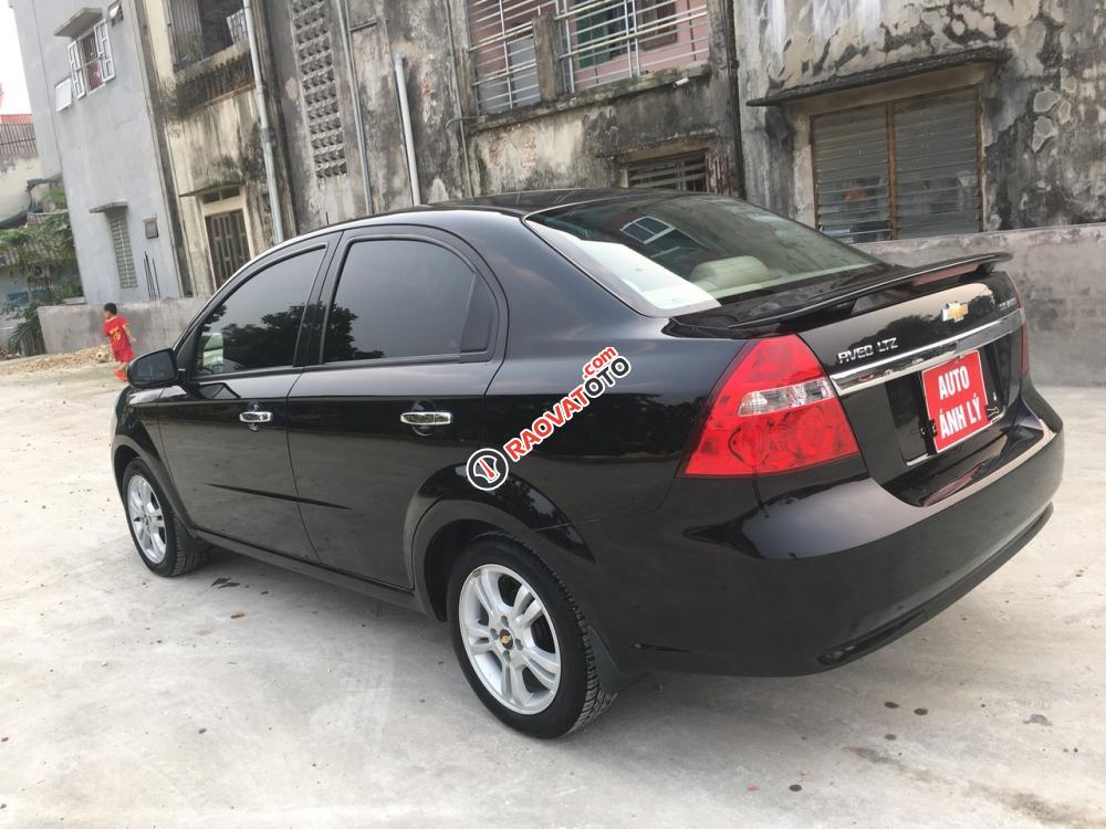 Bán xe Chevrolet Aveo 1.5 AT 2016, màu đen, giá 355tr-5