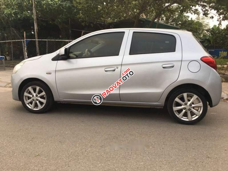 Cần bán gấp Mitsubishi Mirage MT sản xuất 2014, màu bạc, xe gia đình sử dụng tiết kiệm nhiên liệu-2