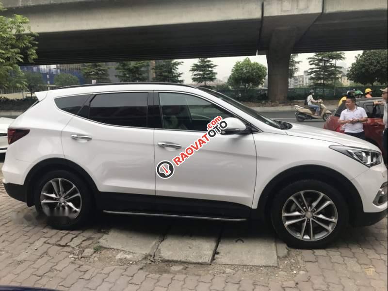 Bán Hyundai Santa Fe 2.2 AT 2017 full dầu, màu trắng-1