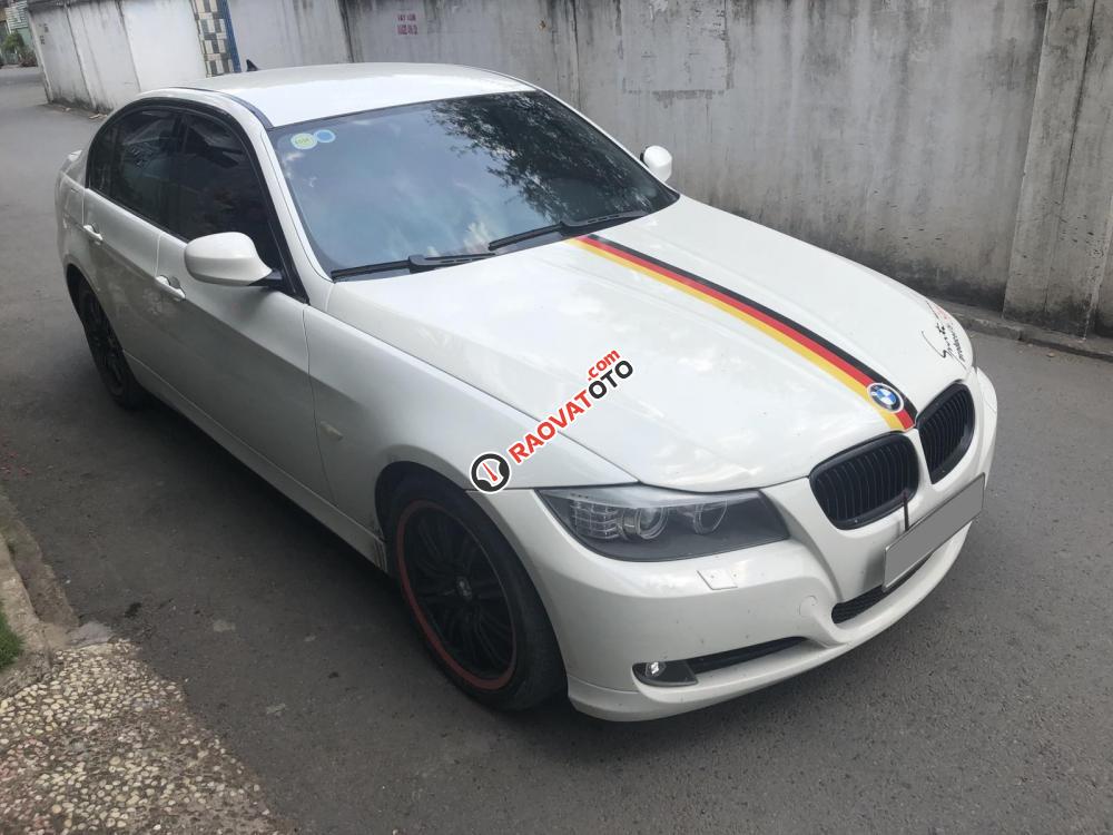 Bán BMW 320i 2008 màu trắng, tự động, xe rất tuyệt-1