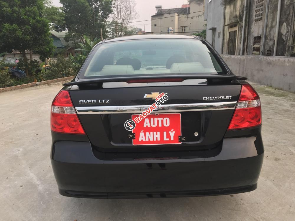 Bán xe Chevrolet Aveo 1.5 AT 2016, màu đen, giá 355tr-3