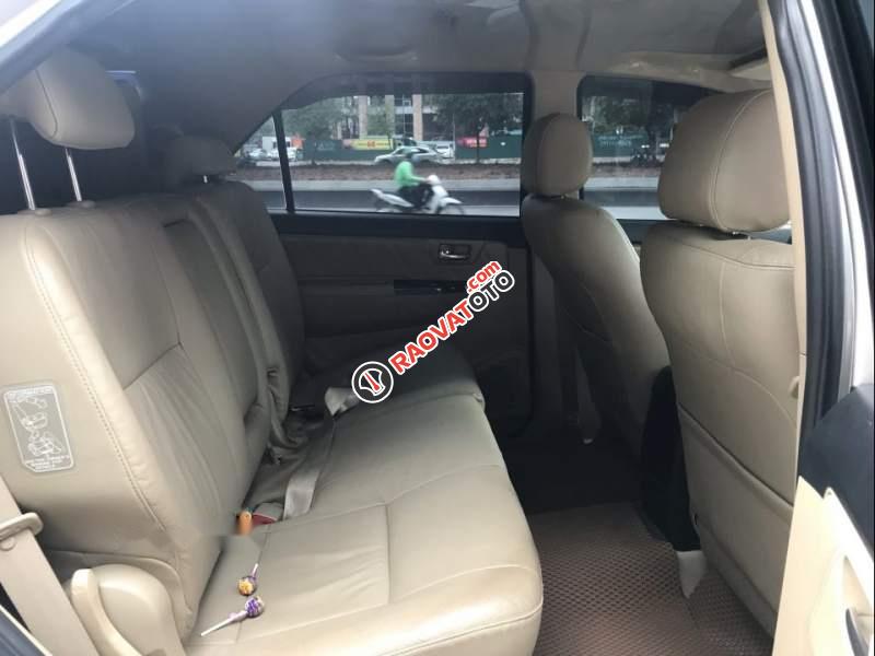 Bán ô tô Toyota Fortuner V 4x2AT sản xuất 2015, màu bạc như mới giá cạnh tranh-5