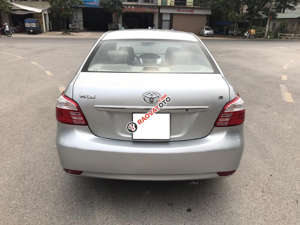 Bán xe Toyota Vios 1.5G năm 2013, màu bạc-22