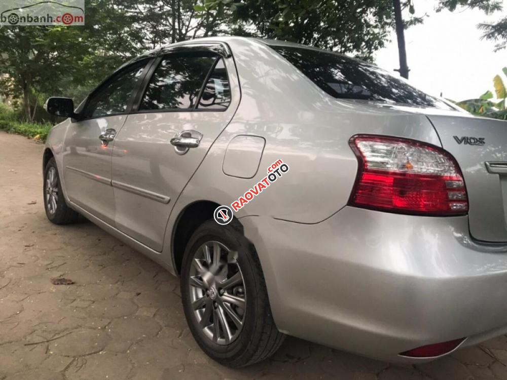 Bán Toyota Vios 1.5G sản xuất 2013, màu bạc số tự động, giá 425tr-3