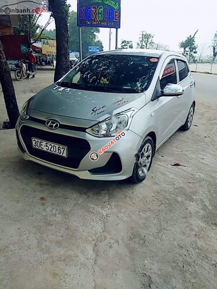 Cần bán lại xe Hyundai Grand i10 1.0 MT Base đời 2017, màu bạc còn mới-2