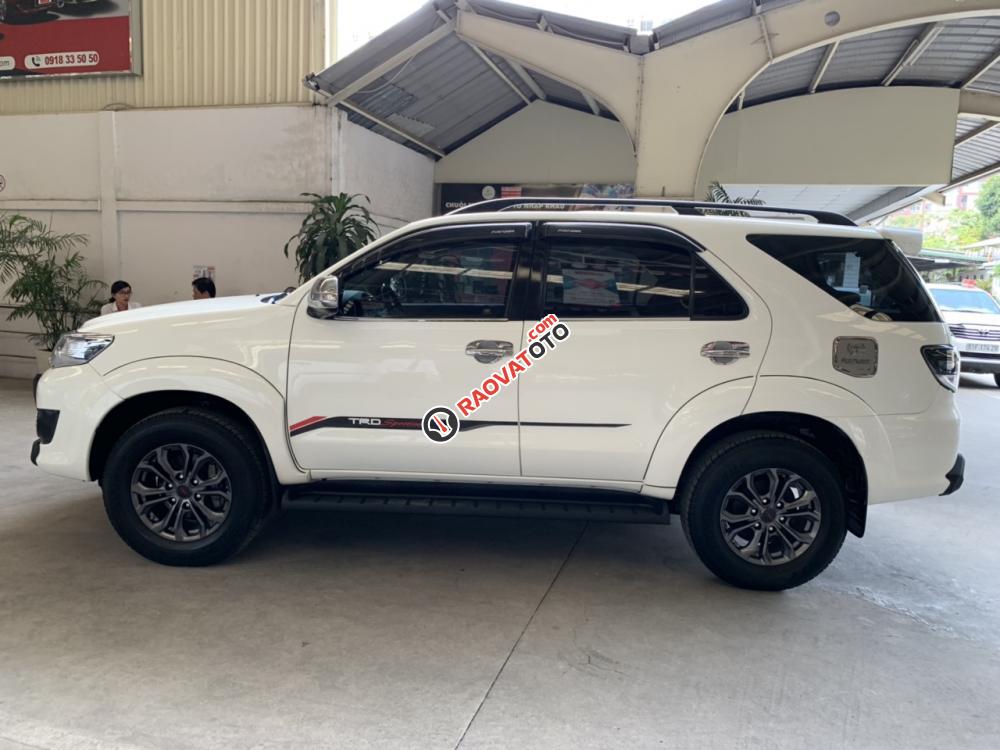 Bán xe Toyota Fortuner V 2014, màu trắng giá cạnh tranh-2