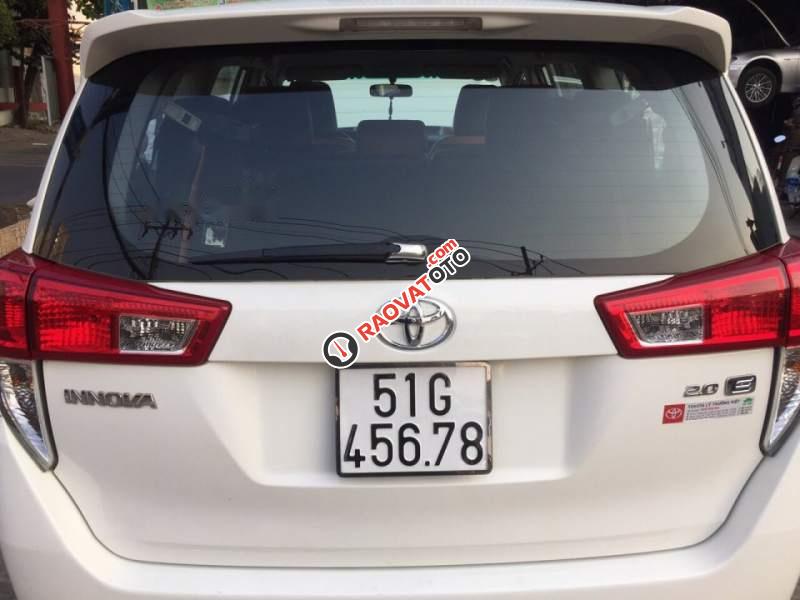 Bán lại xe Toyota Innova sản xuất năm 2017, màu trắng, nhập khẩu-1