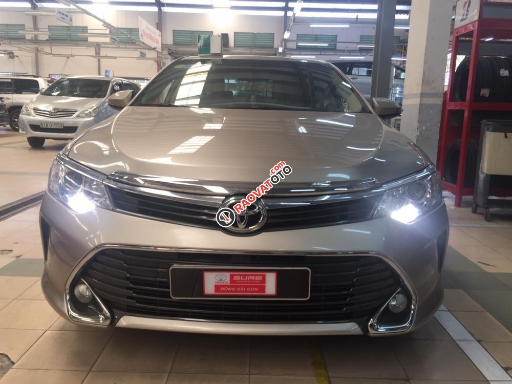 Xe Camry 2.0E sx2016, xe gia đình ít đi còn rất mới-8