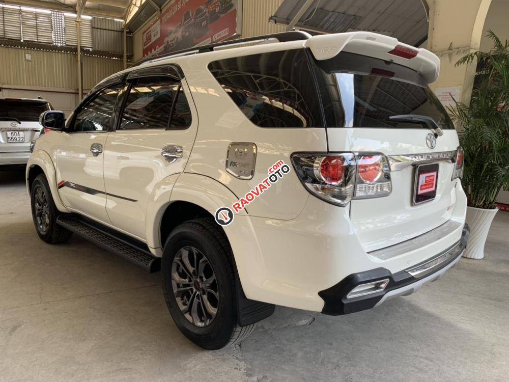 Bán xe Toyota Fortuner V 2014, màu trắng giá cạnh tranh-6