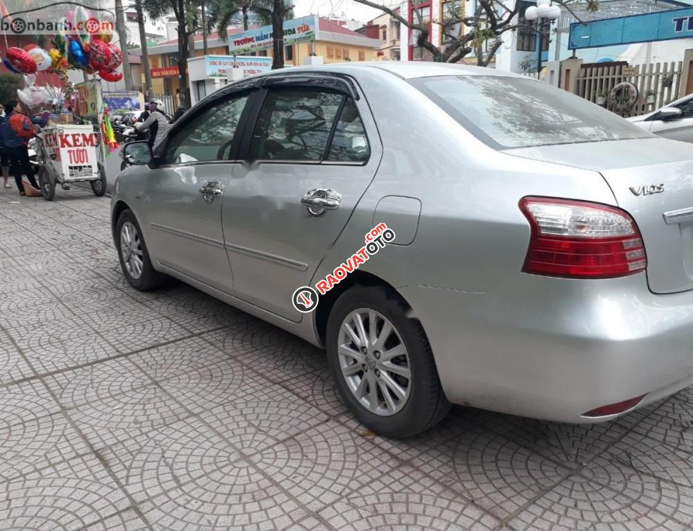 Cần bán lại xe Toyota Vios 1.5G sản xuất 2010, màu bạc số tự động-4