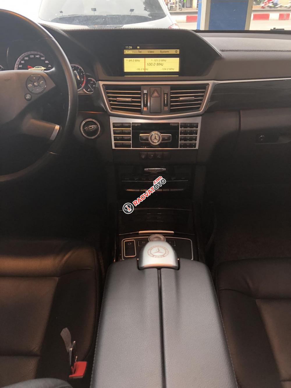 Bán Mercedes E250 đời 2011 màu đen, nhập khẩu nguyên chiếc-6