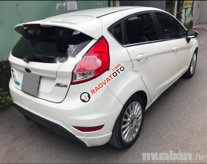 Cần bán lại xe Ford Fiesta 2013, màu trắng như mới -0