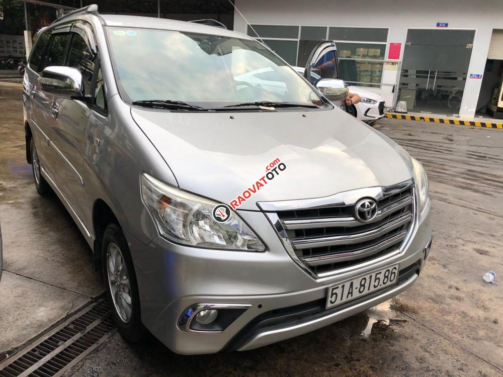 Bán Toyota Innova G đời 2014, xe gia đình đi, biển số đuôi lộc phát, màu bạc, giá 560tr-0