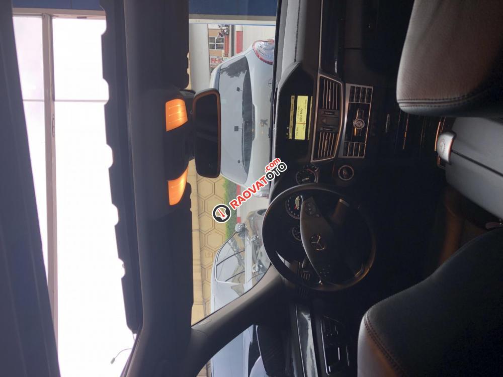 Bán Mercedes E250 đời 2011 màu đen, nhập khẩu nguyên chiếc-3