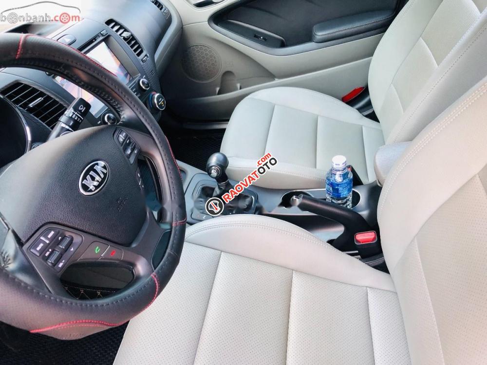 Bán Kia K3 2.0 đời 2016, màu đen xe gia đình-2