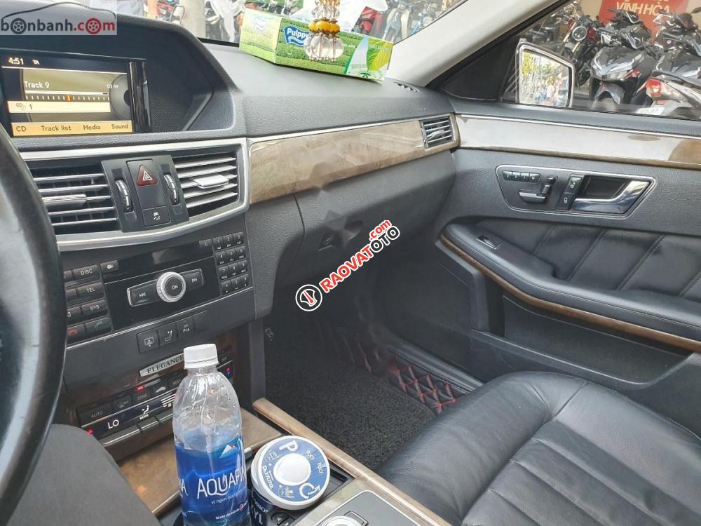 Bán Mercedes E300 sản xuất năm 2009, màu nâu, giá tốt-6