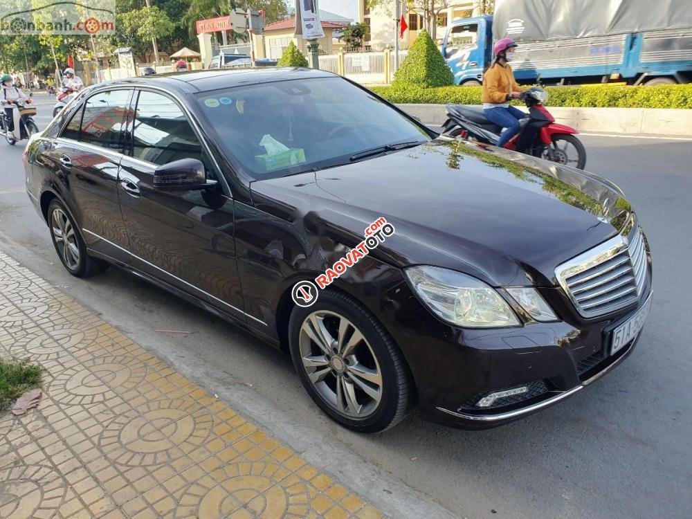 Bán Mercedes E300 sản xuất năm 2009, màu nâu, giá tốt-3