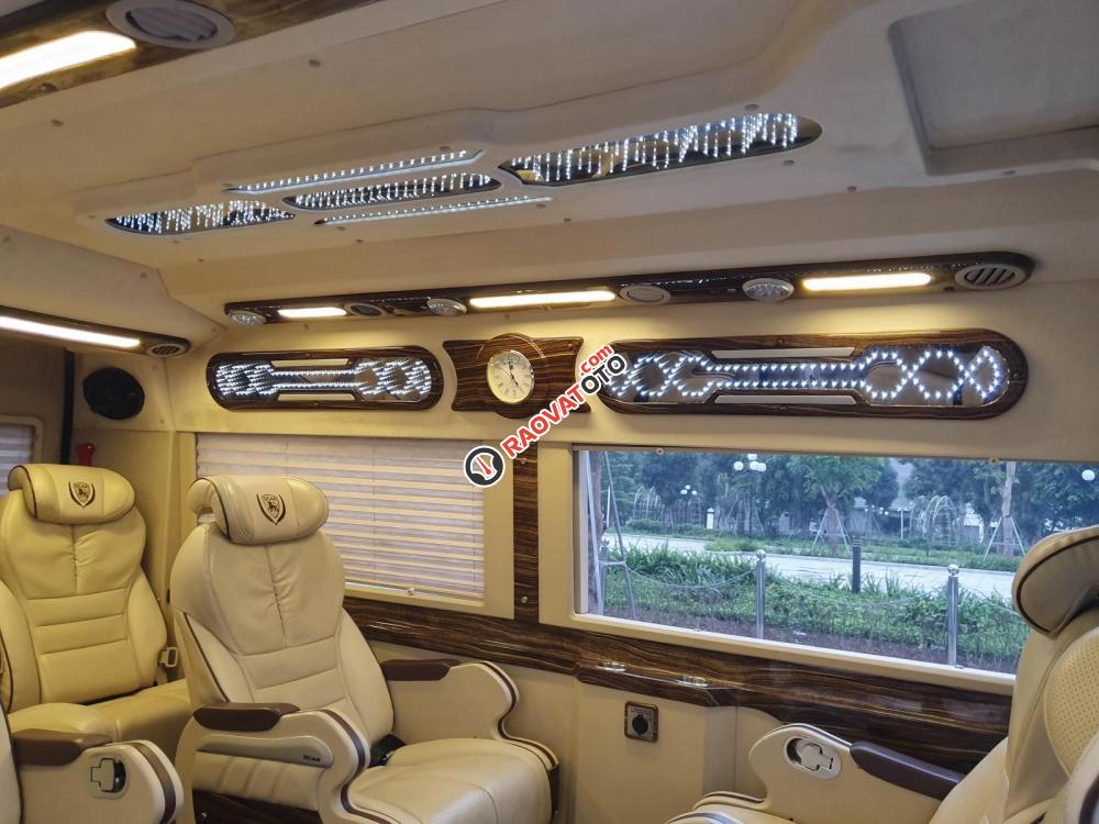 Bán Ford Transit Limousine sản xuất năm 2017, màu trắng bản Dcar-1