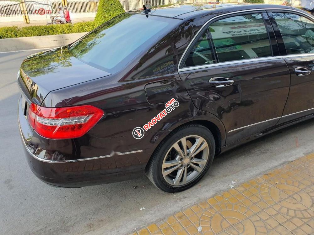 Bán Mercedes E300 sản xuất năm 2009, màu nâu, giá tốt-1