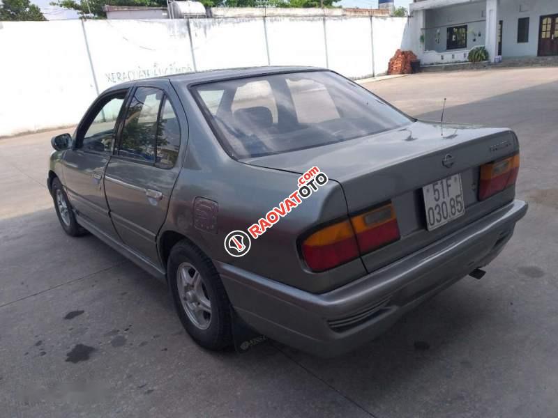 Bán Nissan Primera năm sản xuất 1992, màu xám, nhập khẩu-4