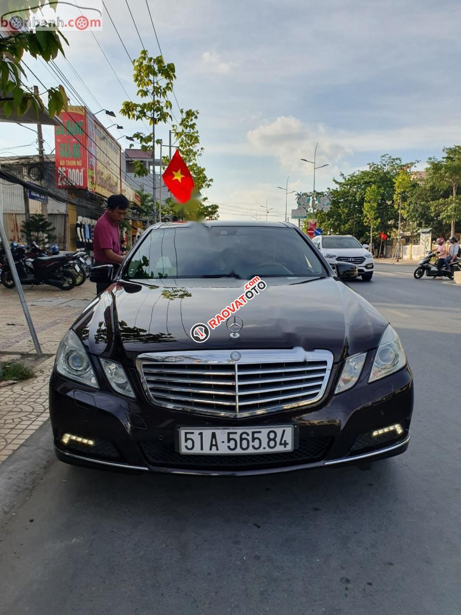Bán Mercedes E300 sản xuất năm 2009, màu nâu, giá tốt-9