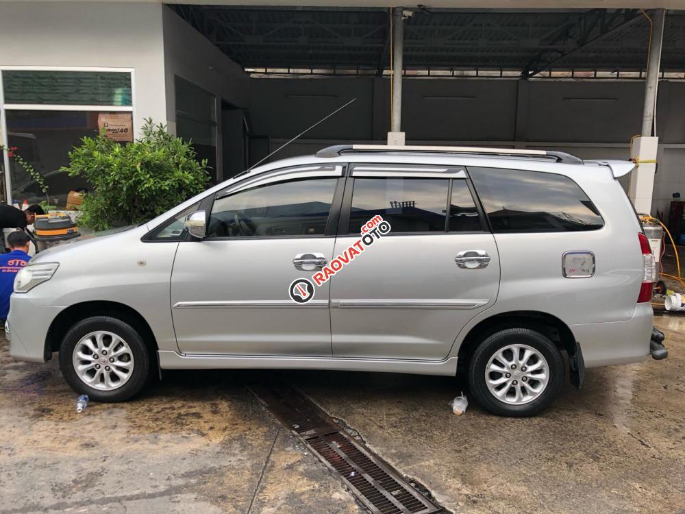 Bán Toyota Innova G đời 2014, xe gia đình đi, biển số đuôi lộc phát, màu bạc, giá 560tr-1