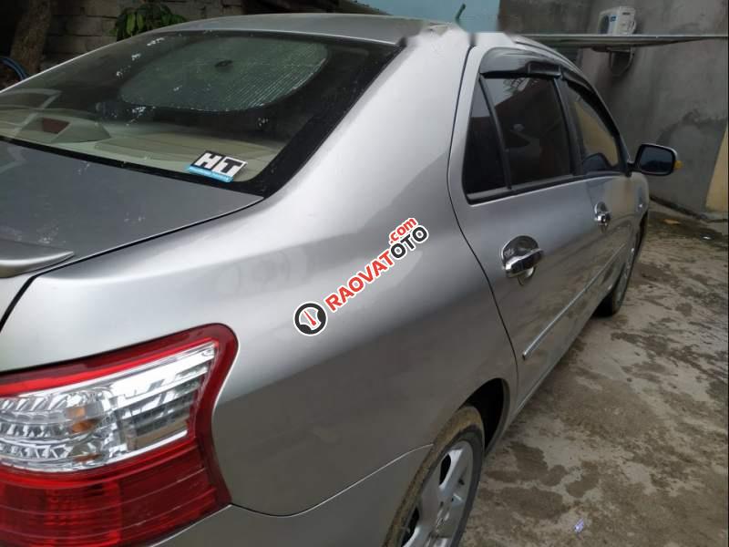 Cần bán gấp Toyota Vios E 2007, màu bạc-2