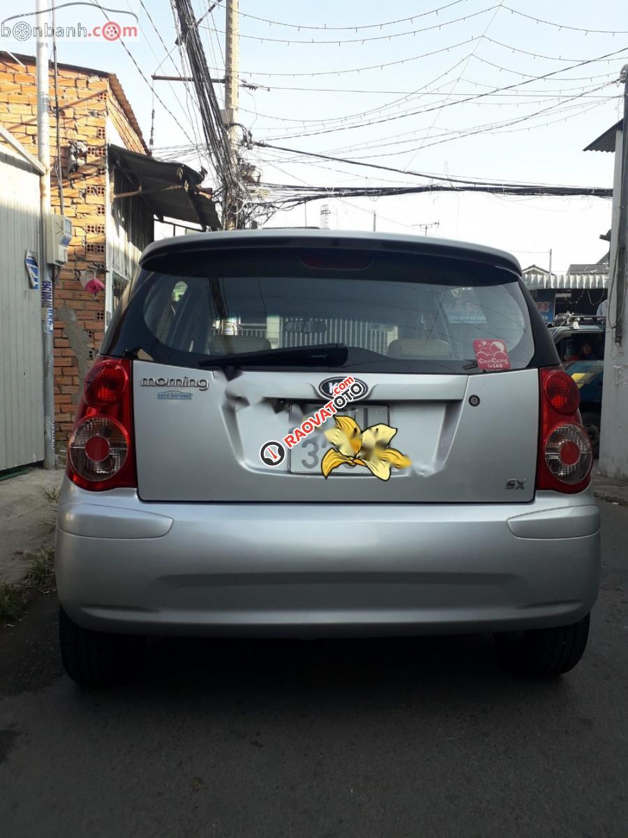 Cần bán gấp Kia Morning Sx đời 2008, màu bạc còn mới, giá 205tr-8