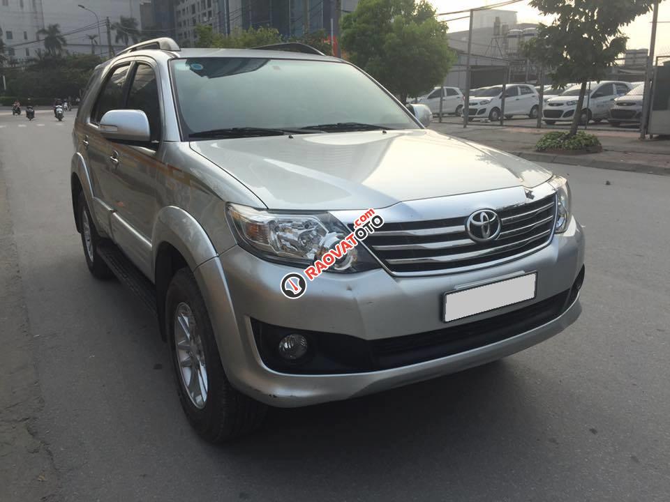 Bán Toyota Fortuner V đời 2014, màu bạc, giá chỉ từ 667 triệu-7