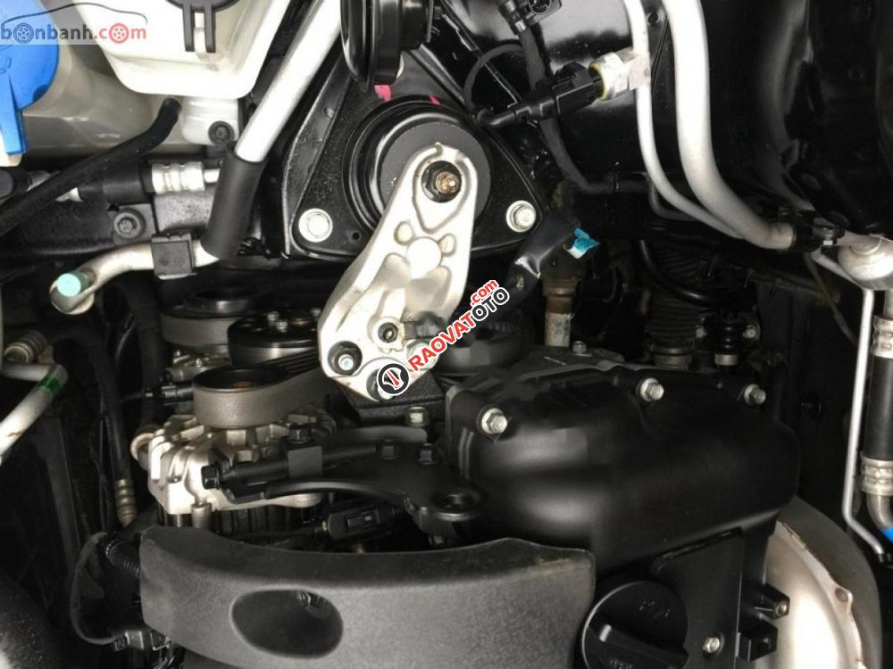 Bán xe Hyundai Avante 1.6 MT năm 2013, màu đen như mới-8