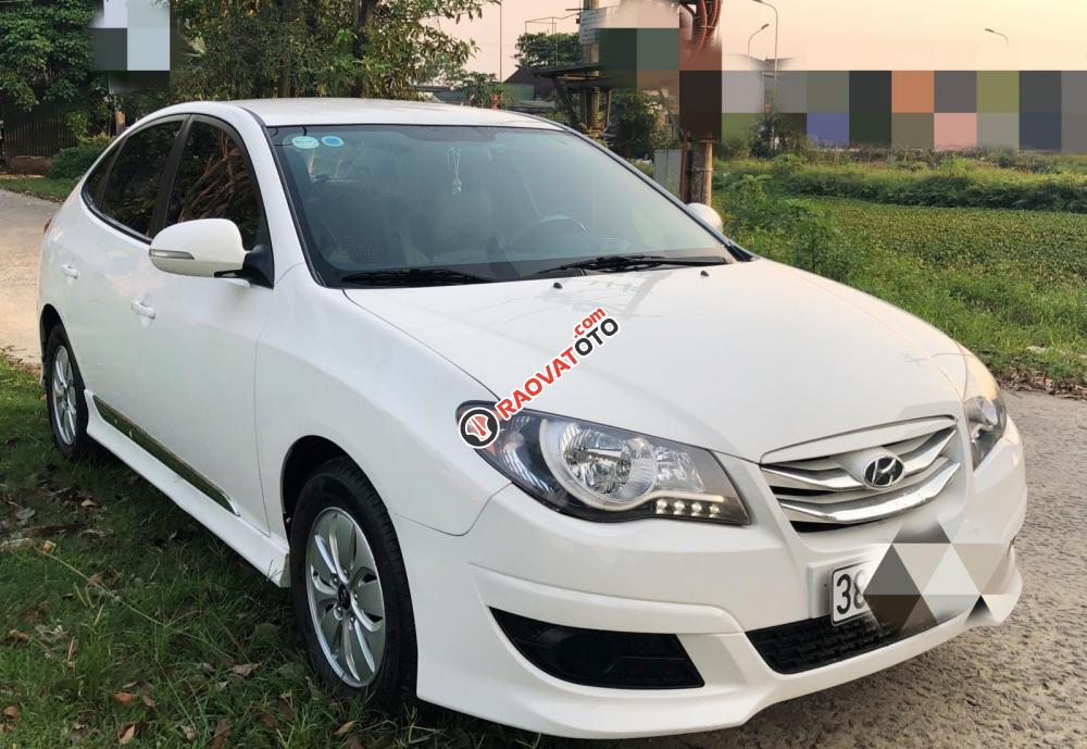 Cần bán xe Hyundai Avante sản xuất năm 2015, màu trắng  -1