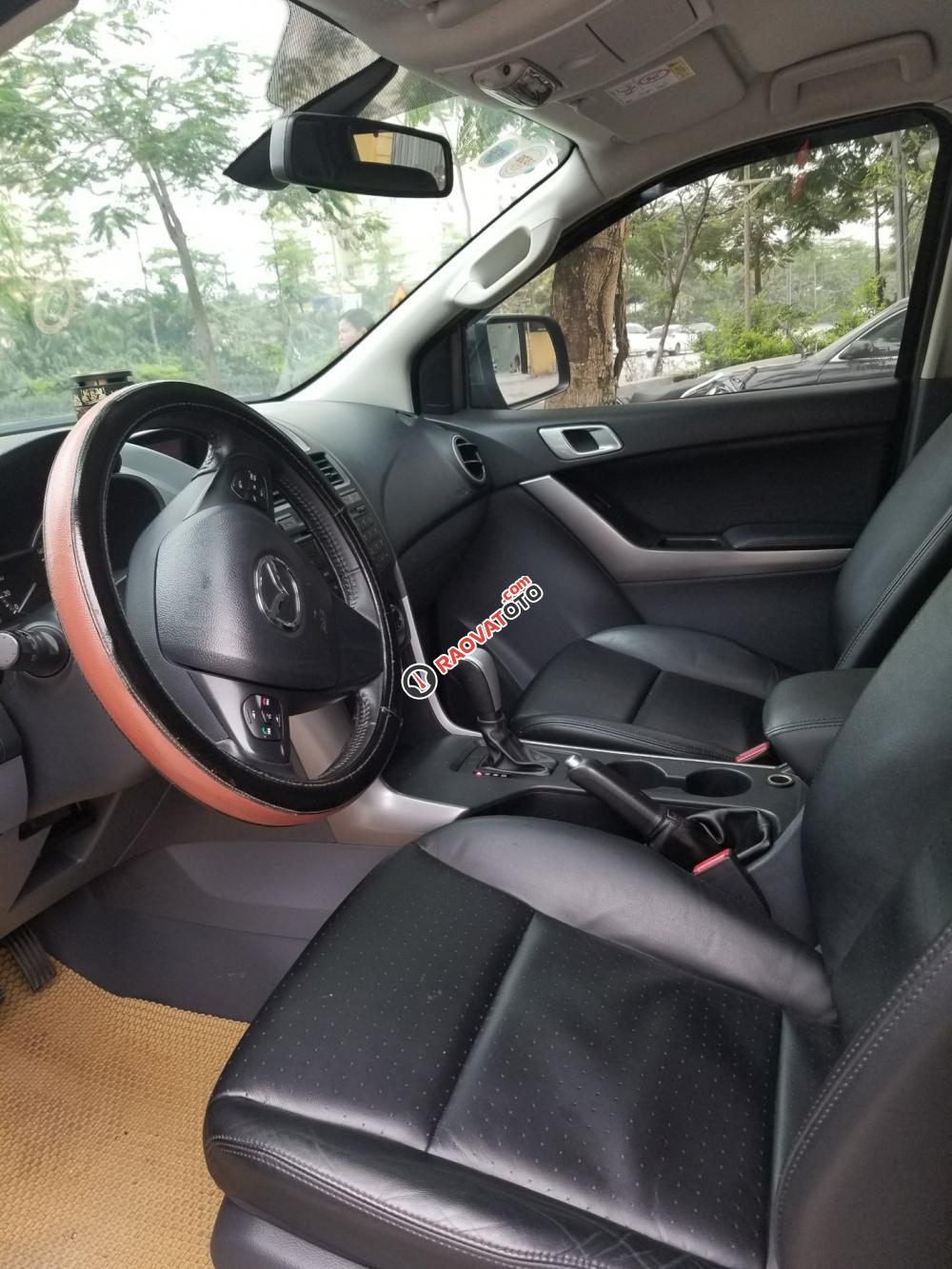 Cần bán Mazda BT 50 2.2L đời 2017, màu đen, nhập khẩu-2
