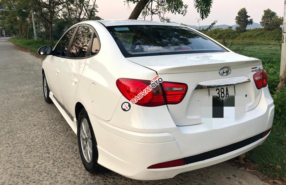 Cần bán xe Hyundai Avante sản xuất năm 2015, màu trắng  -3