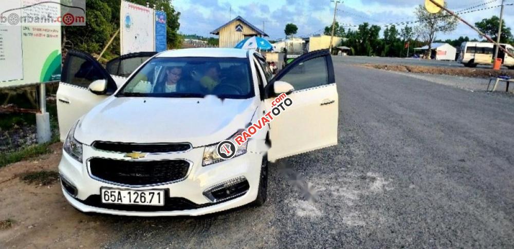 Bán Chevrolet Cruze LT 1.6L sản xuất 2016, màu trắng, số sàn, 435tr-1