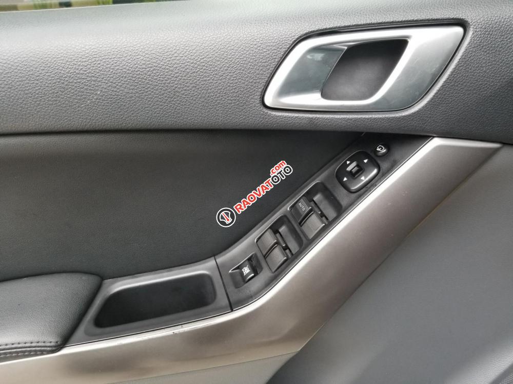 Cần bán Mazda BT 50 2.2L đời 2017, màu đen, nhập khẩu-4