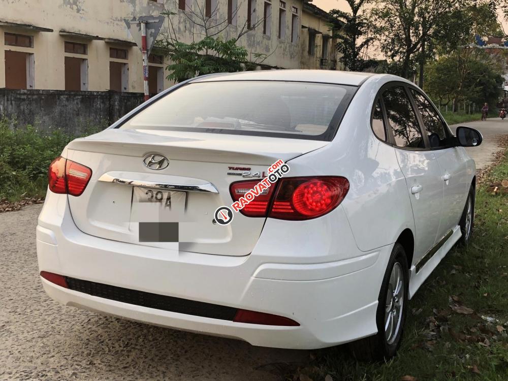 Cần bán xe Hyundai Avante sản xuất năm 2015, màu trắng  -2
