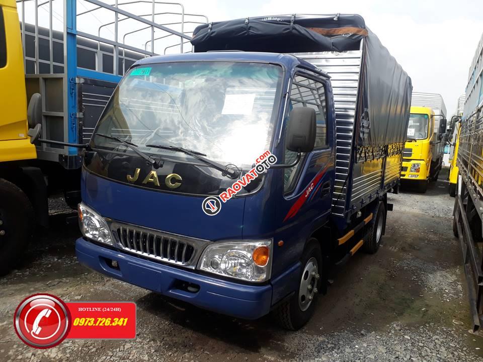 Bán xe tải JAC 2t4 thùng dài 3m7 ga cơ giá mềm-1