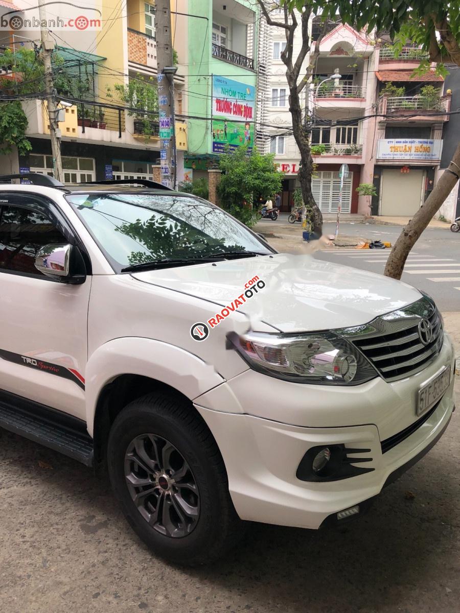 Cần bán gấp Toyota Fortuner TRD Sportivo 4x2 AT 2015, màu trắng -0