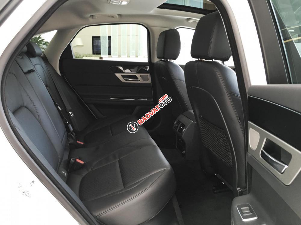 Bán xe Jaguar XF 2019 giá 2 tỉ 8, LH 0907690999-18