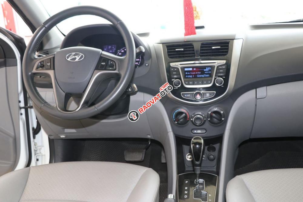 Cần bán Hyundai Accent Blue 1.4AT đời 2015, màu trắng, nhập khẩu nguyên chiếc, giá tốt-1