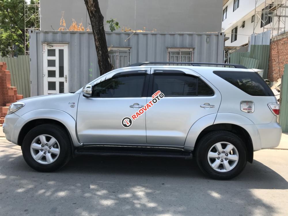 Bán Toyota Fortuner 2.5G đời 2009, màu bạc, 585 triệu-11